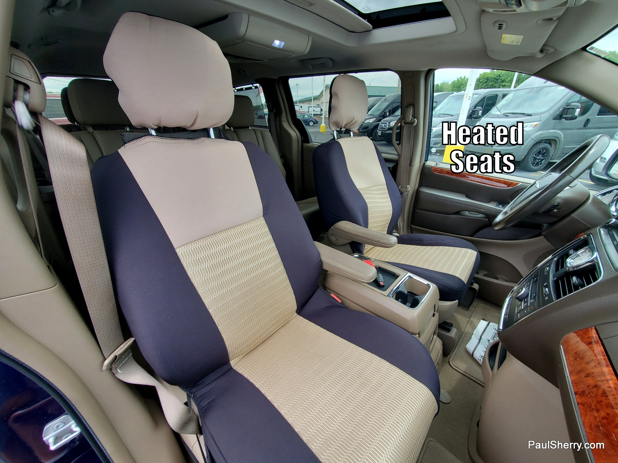 2016 Chrysler Town & Country Anniversary Edition - Photo 40
