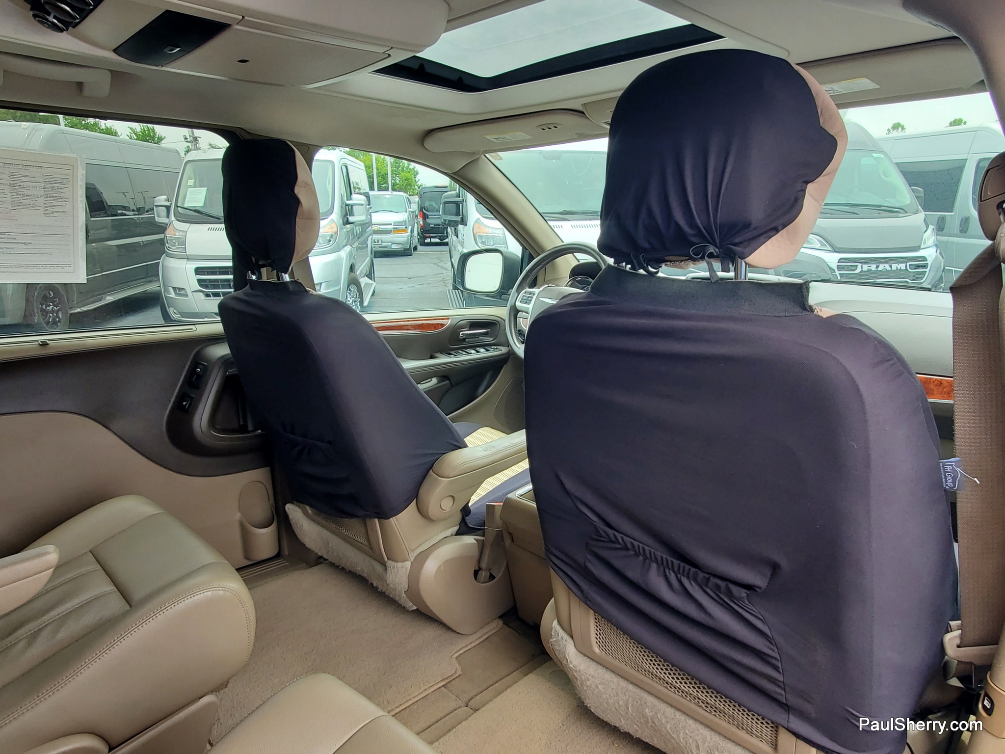 2016 Chrysler Town & Country Anniversary Edition - Photo 45