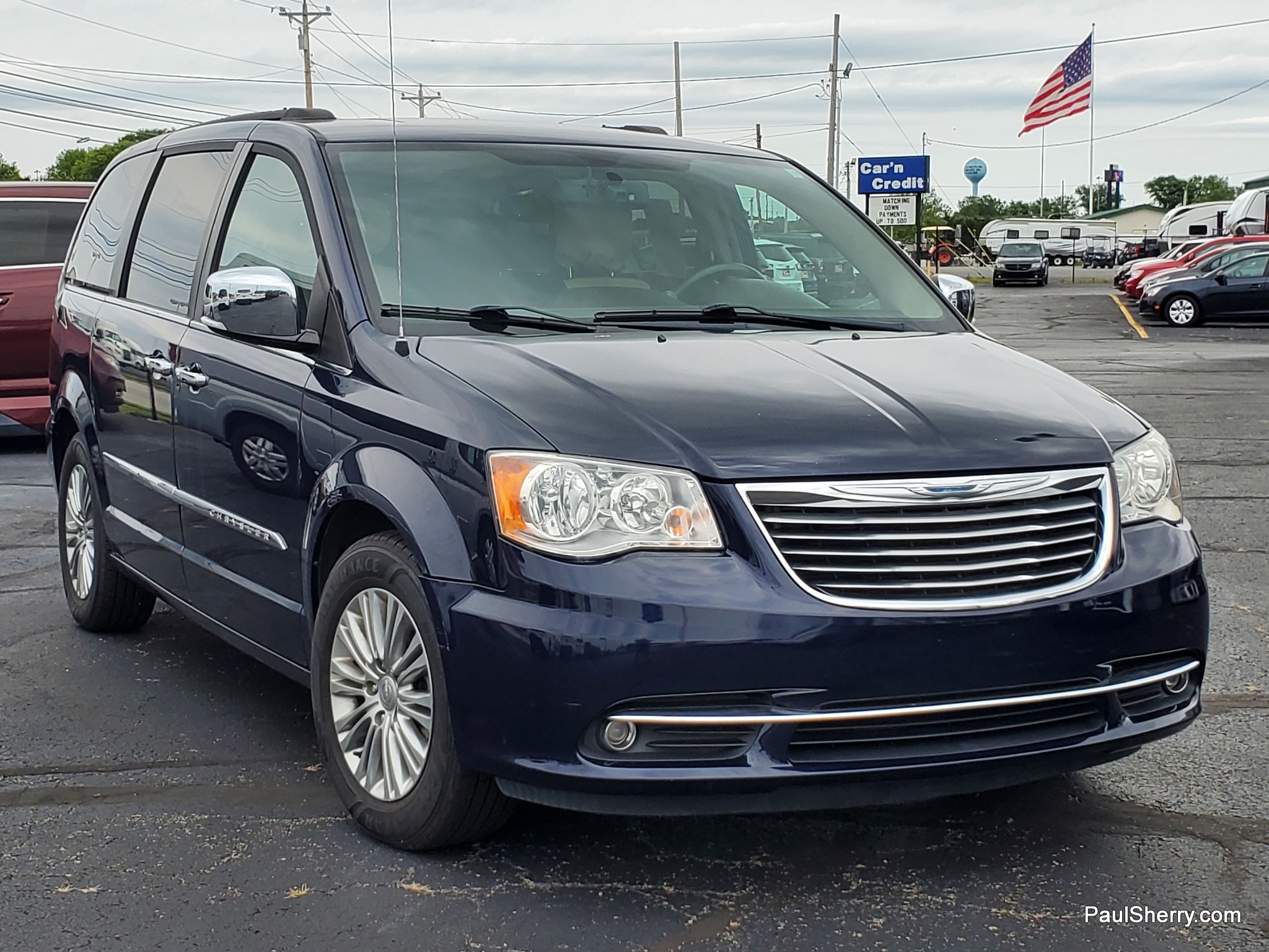 2016 Chrysler Town & Country Anniversary Edition - Photo 9