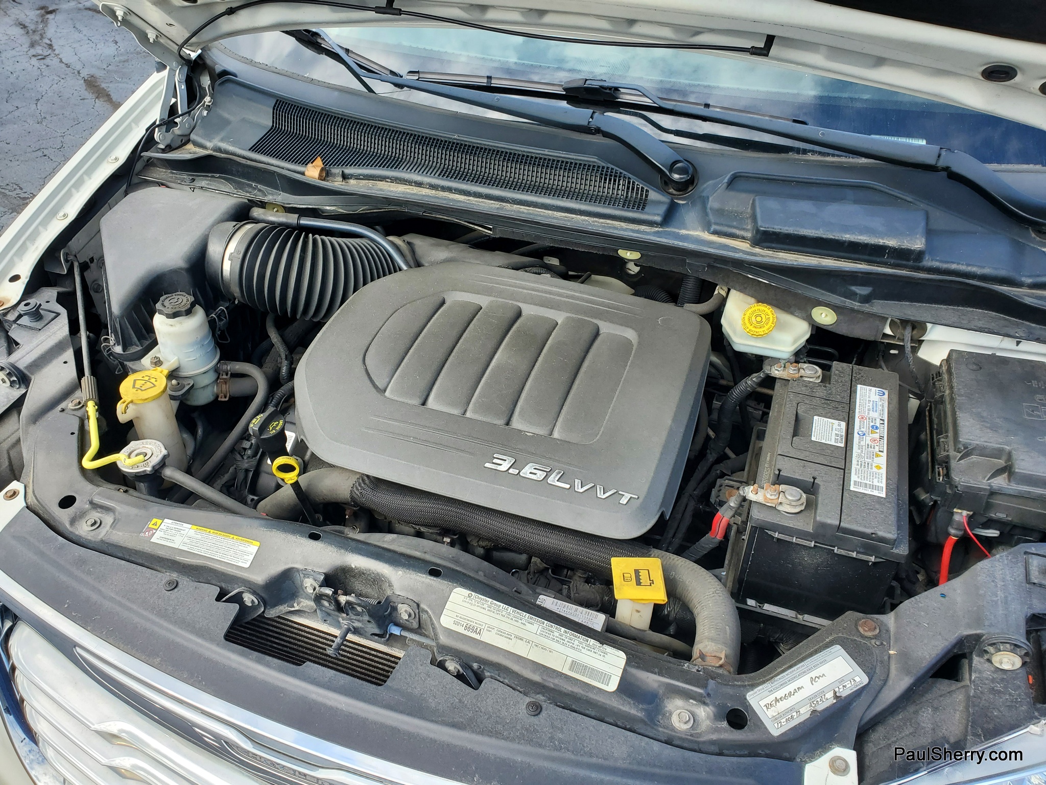2012 Chrysler Town & Country Limited - Photo 10