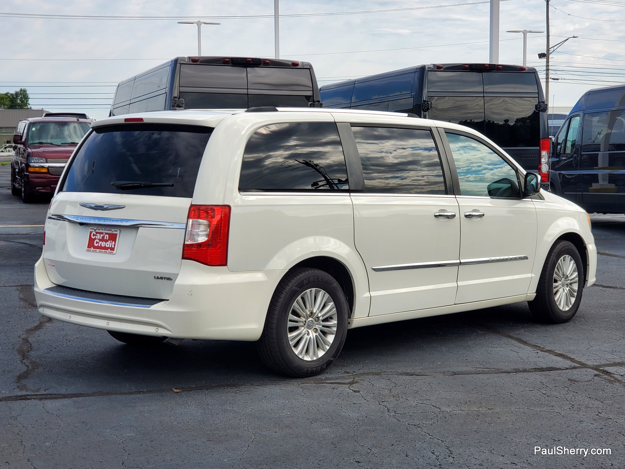 2012 Chrysler Town & Country Limited - Photo 13