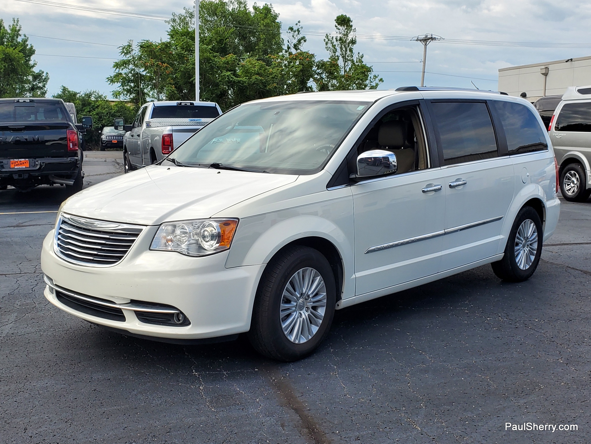 2012 Chrysler Town & Country Limited - Photo 21