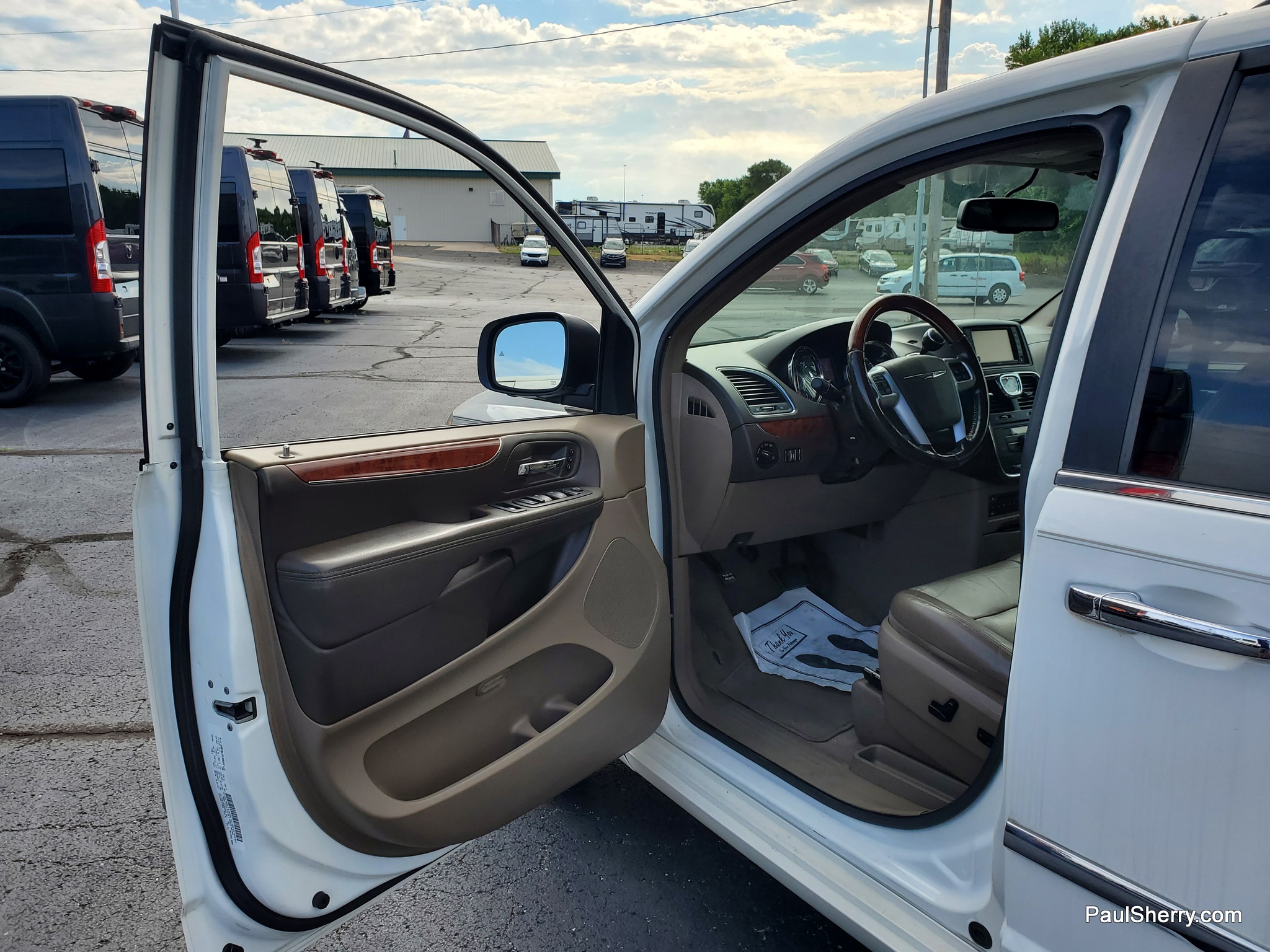 2012 Chrysler Town & Country Limited - Photo 22