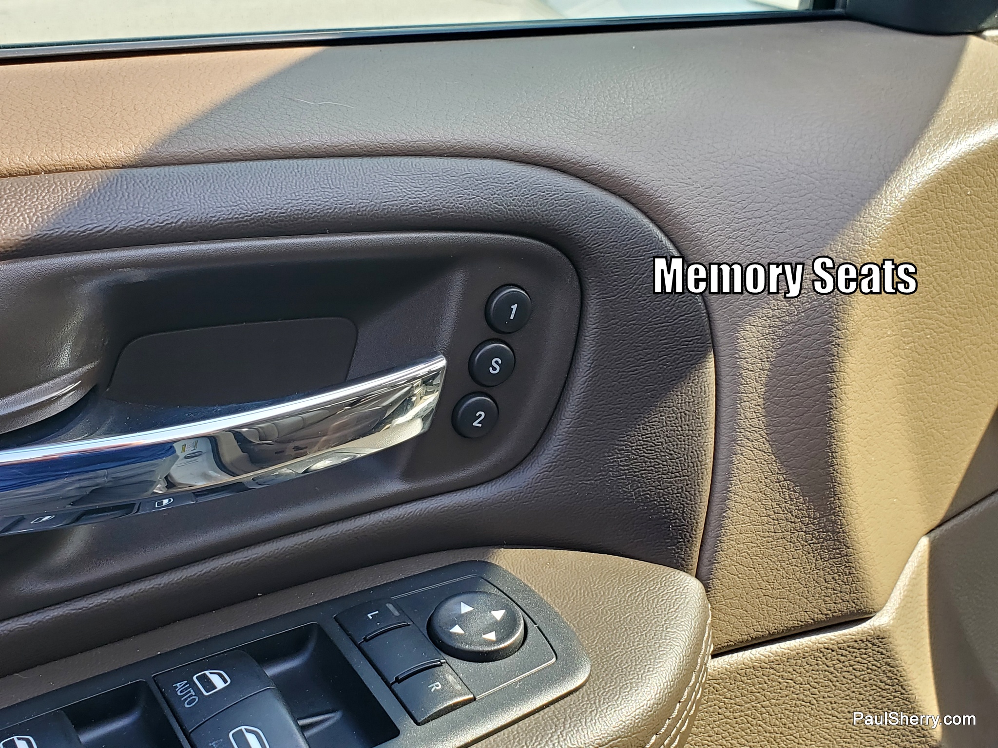 2012 Chrysler Town & Country Limited - Photo 25