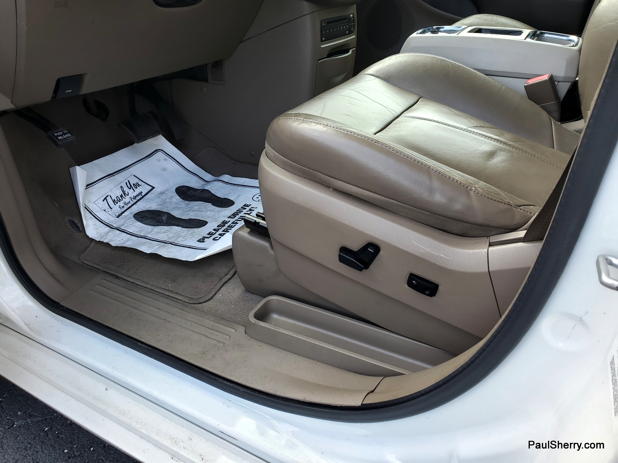2012 Chrysler Town & Country Limited - Photo 27