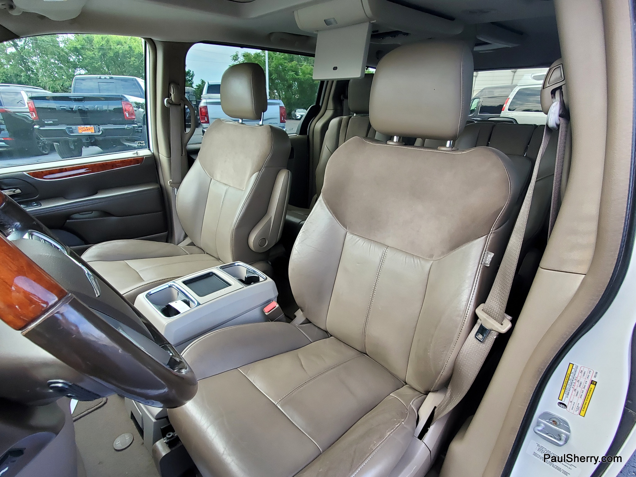 2012 Chrysler Town & Country Limited - Photo 28