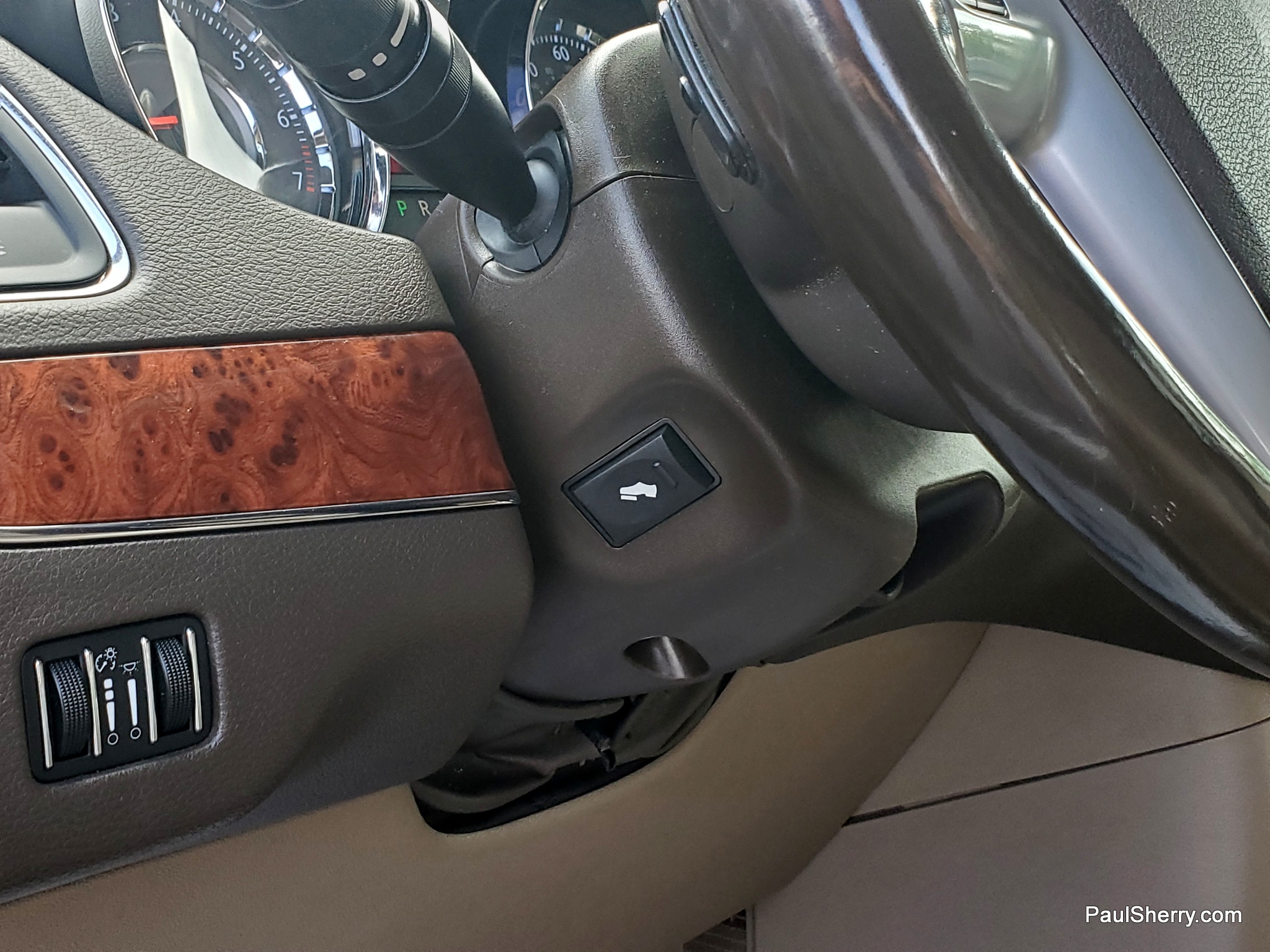 2012 Chrysler Town & Country Limited - Photo 30