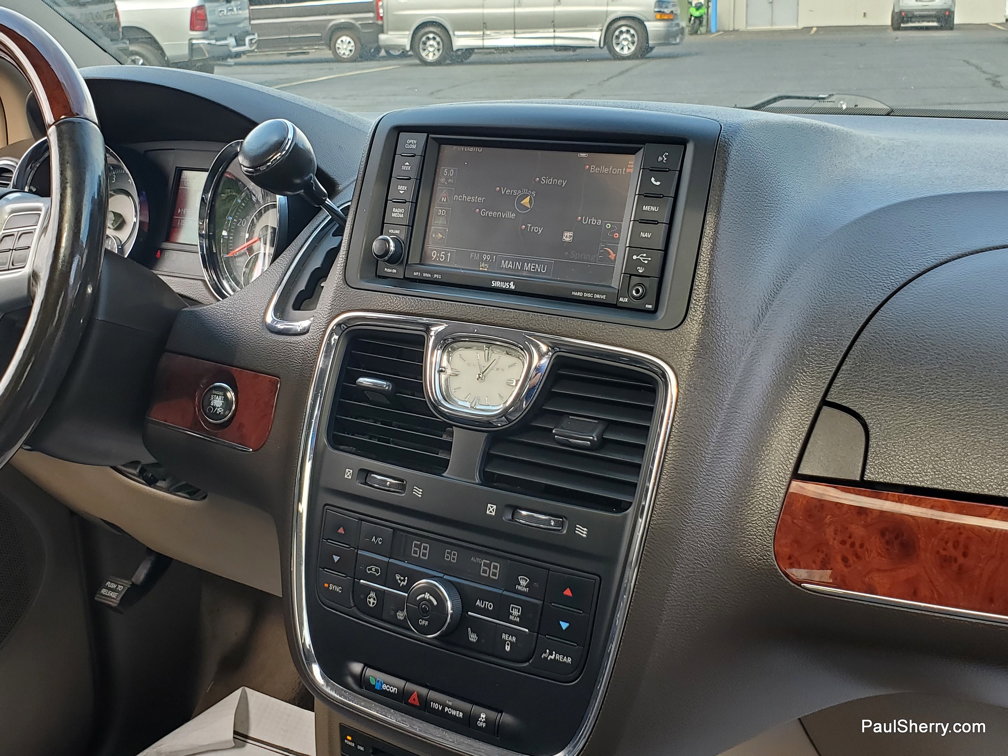 2012 Chrysler Town & Country Limited - Photo 34