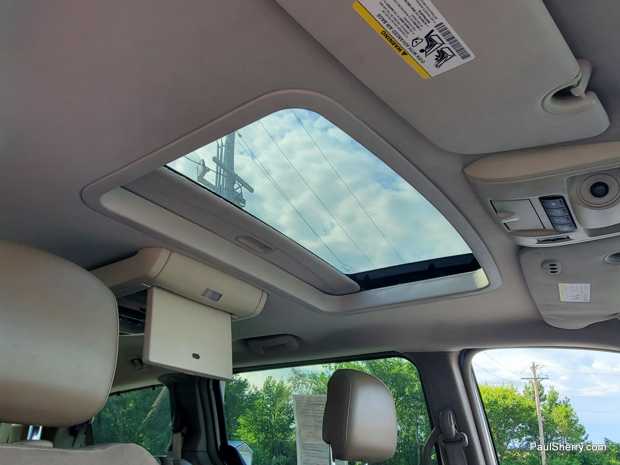 2012 Chrysler Town & Country Limited - Photo 47