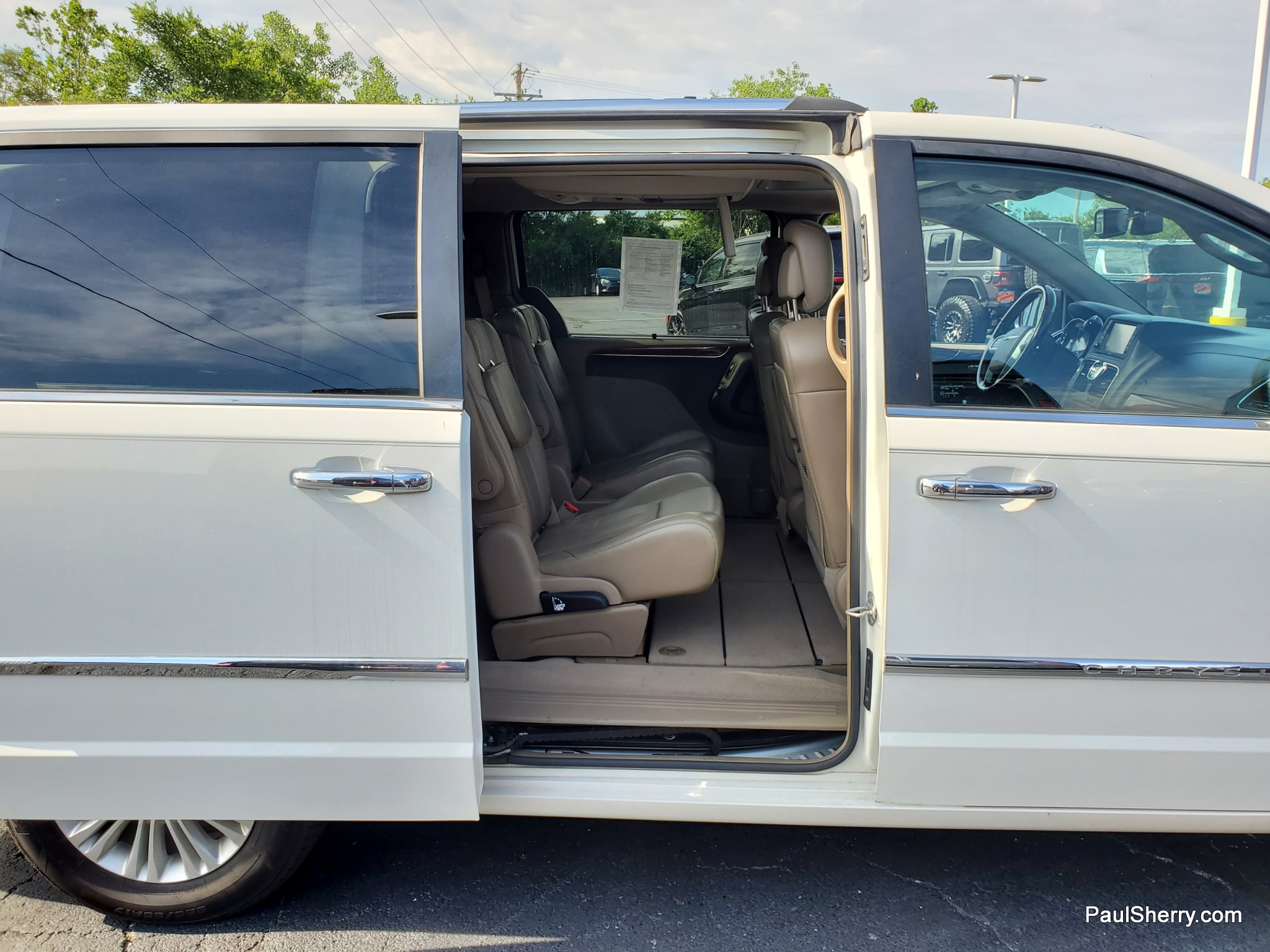 2012 Chrysler Town & Country Limited - Photo 49