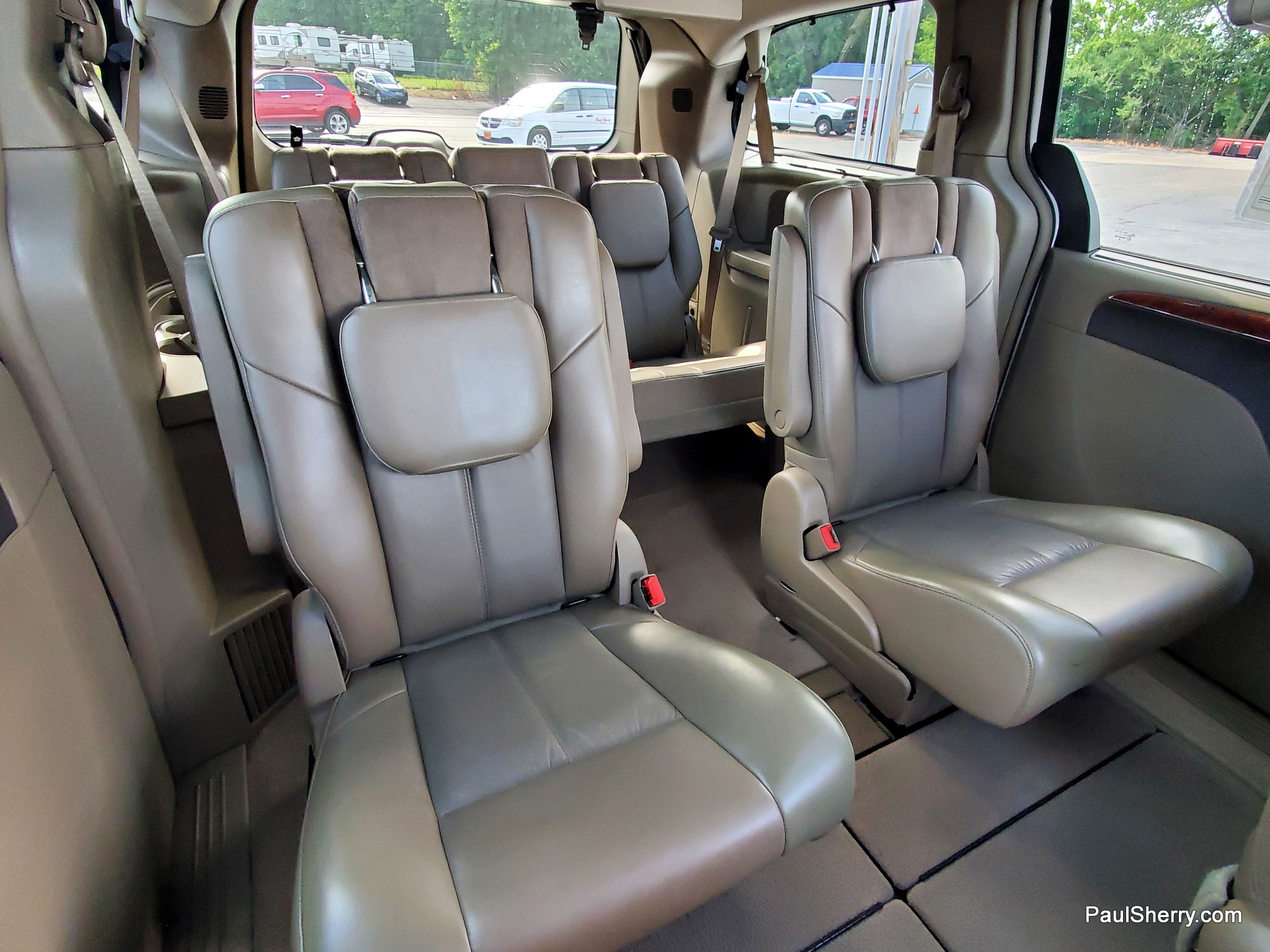 2012 Chrysler Town & Country Limited - Photo 5
