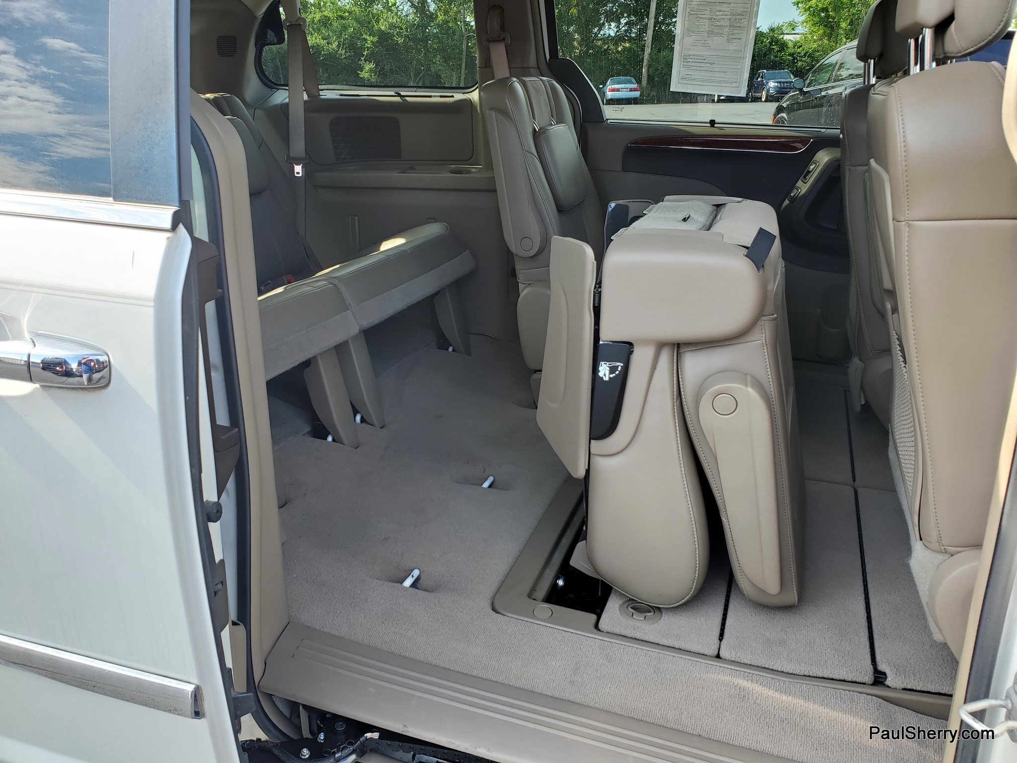 2012 Chrysler Town & Country Limited - Photo 54