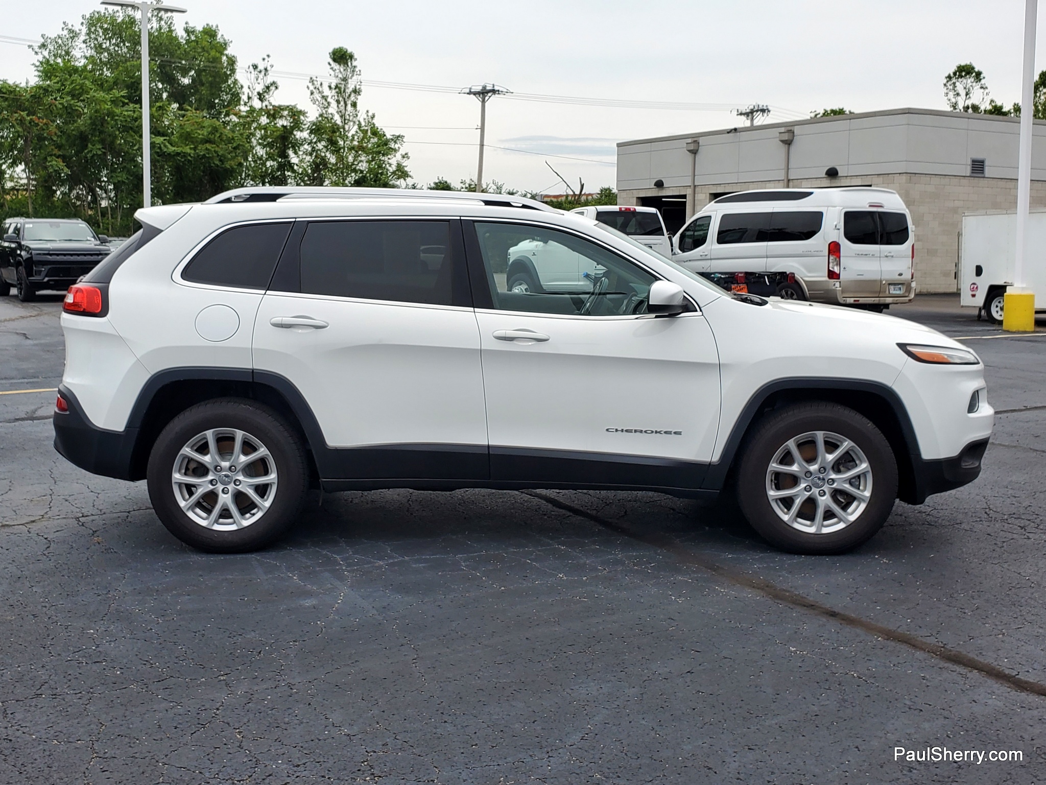 2016 Jeep Cherokee Latitude - Photo 16