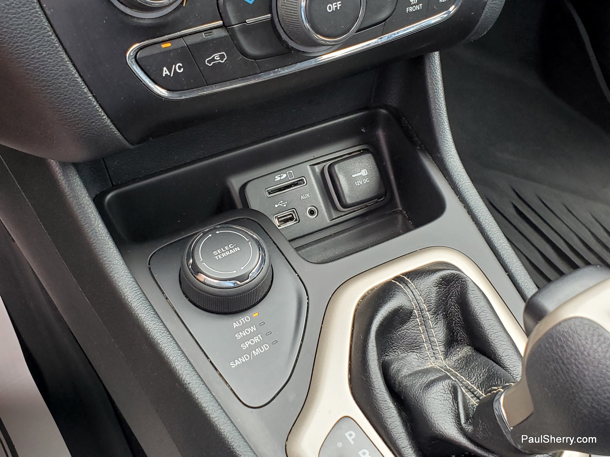 2016 Jeep Cherokee Latitude - Photo 32